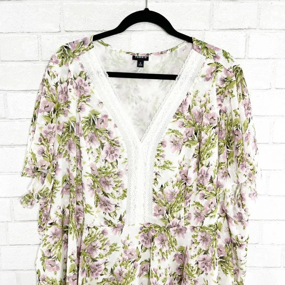 Torrid White & Purple Floral Peplum Chiffon Clip Dot Lace Inset Blouse Size 5X - Picture 2 of 9